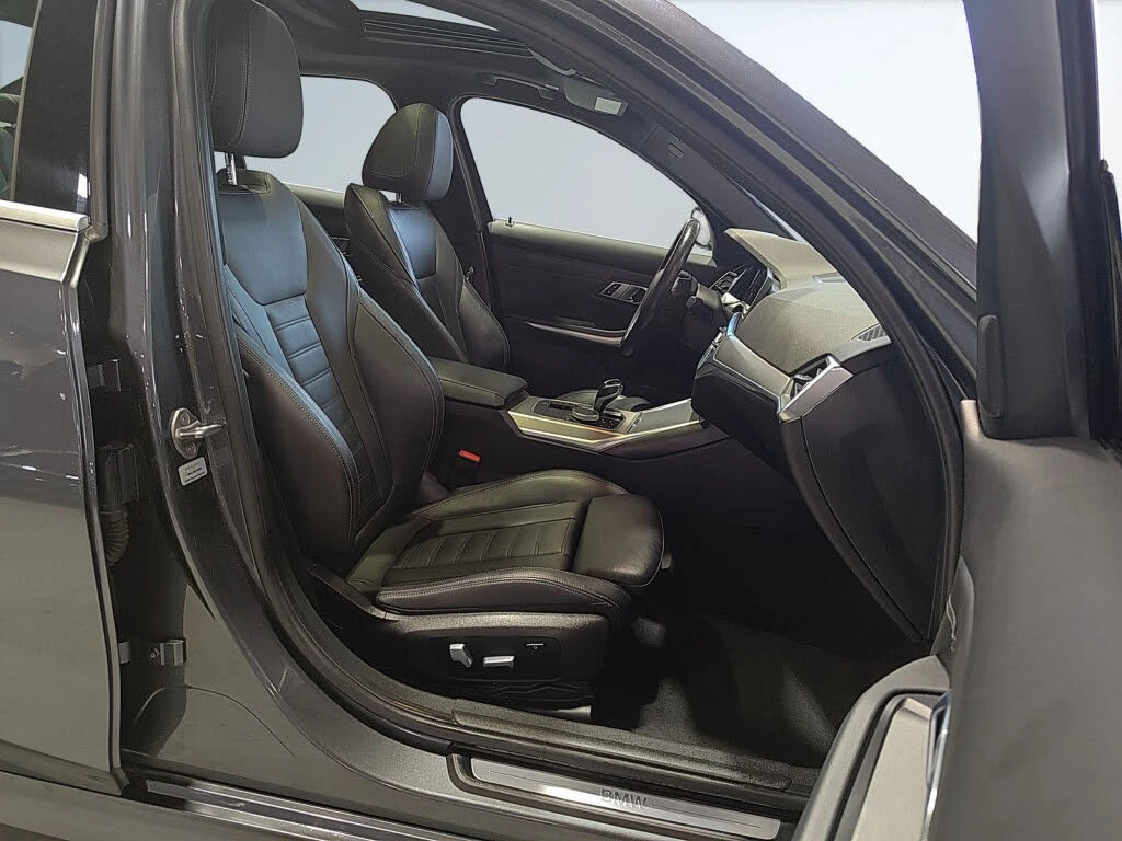 BMW 330 * xDrive * * HeadUp* AвтоКредит* (ЦЕНА ДО БГ), снимка 16 - Автомобили и джипове - 54167143