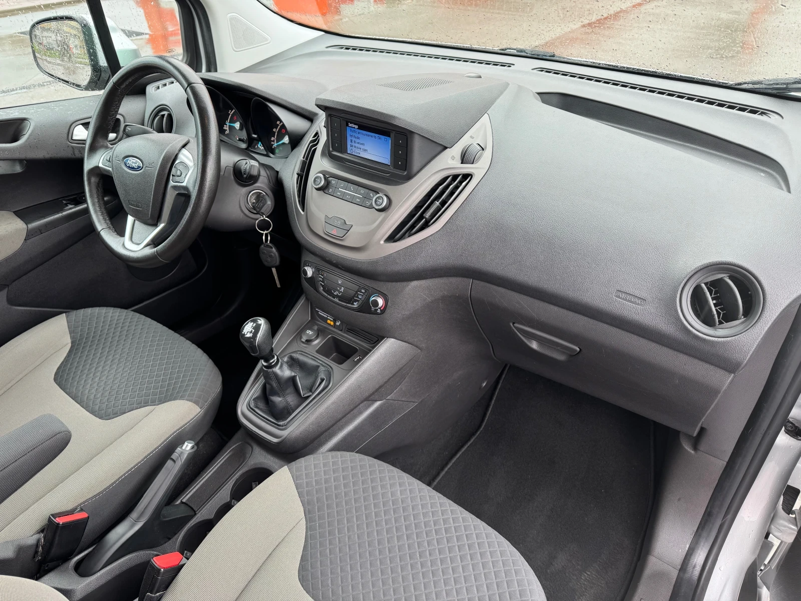 Ford Tourneo Connect 1.0Т 102кс 126 000км Пътническо, снимка 15 - Автомобили и джипове - 54322197