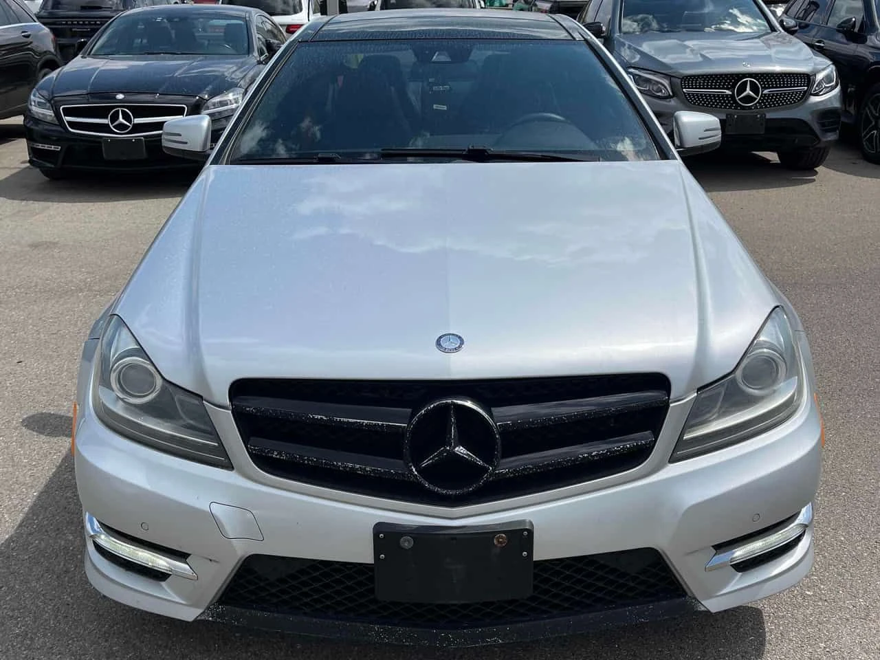 Mercedes-Benz C 350 AMG LINE/CARFAX /Кожа/Нави/Подгрев/Пано/Клип, снимка 2 - Автомобили и джипове - 54529013