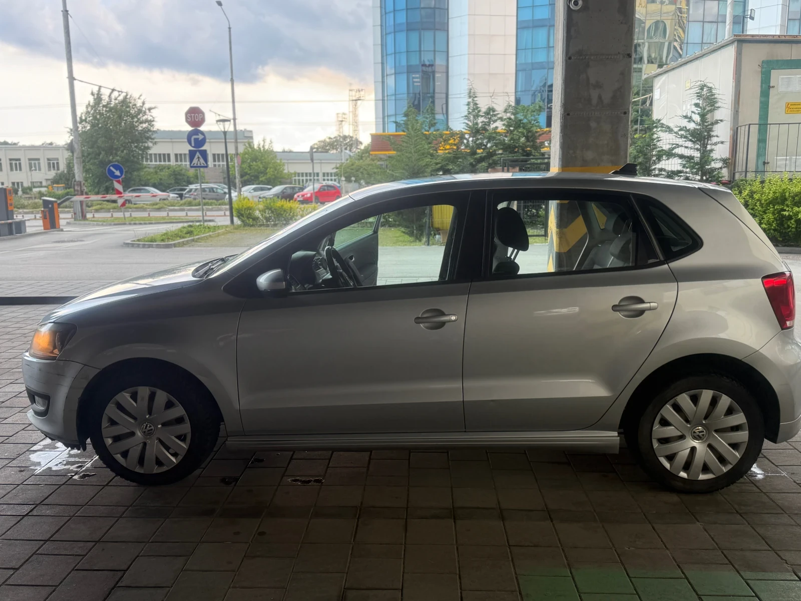 VW Polo, снимка 4 - Автомобили и джипове - 54900227