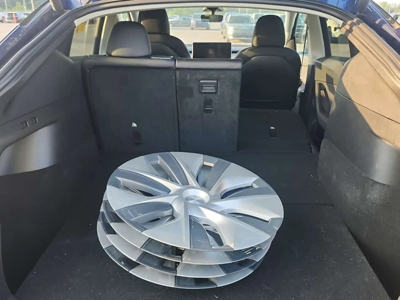 Tesla Model Y LONG RANGE| AUTOPILOT| HEATPUMP| PANO| CARFAX| , снимка 13 - Автомобили и джипове - 55583290