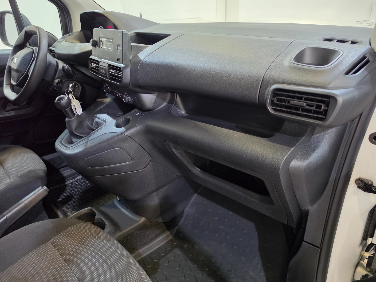 Peugeot Partner 1.5 BlueHDI Клима, снимка 12 - Автомобили и джипове - 55645715