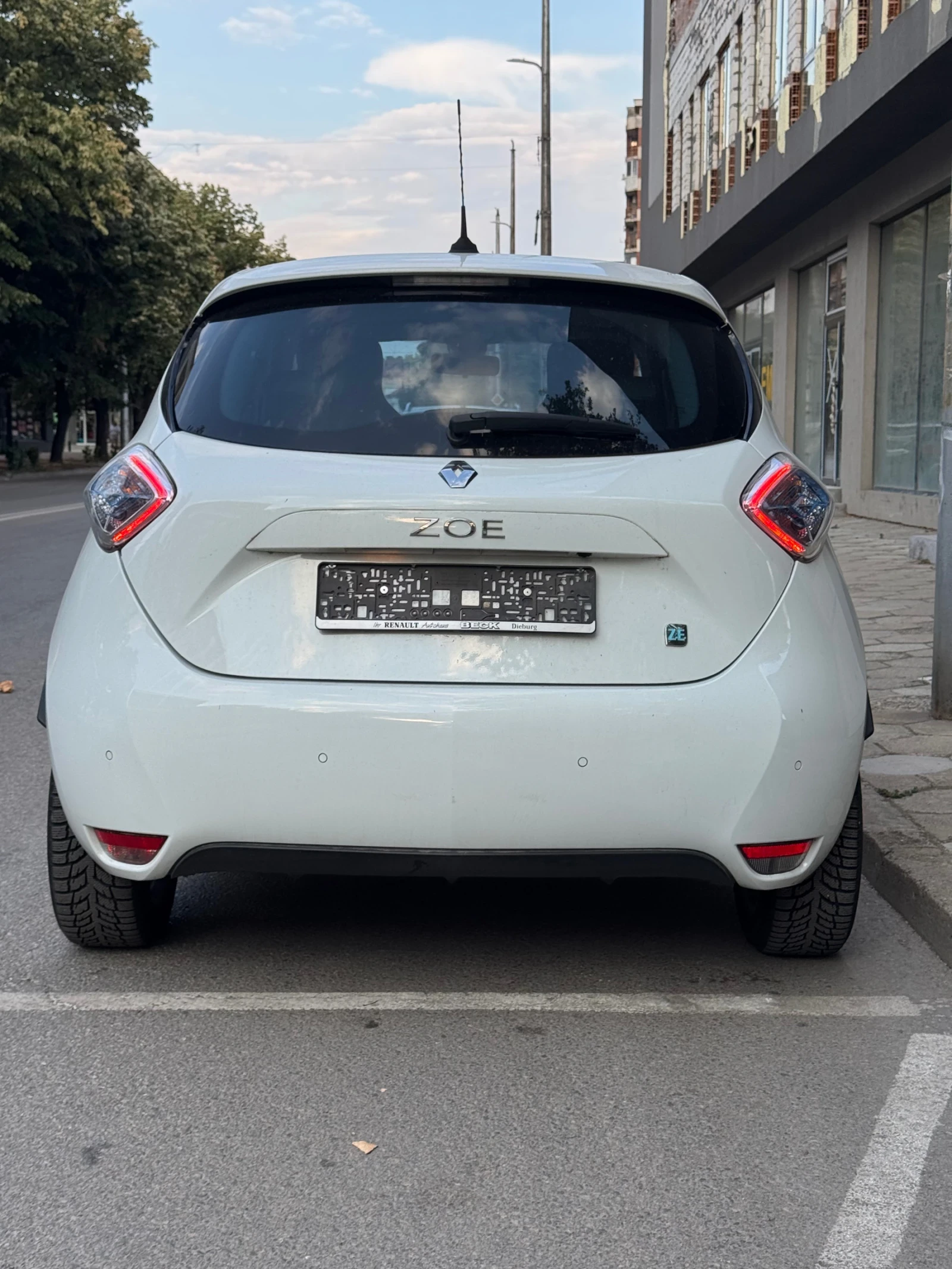 Renault Zoe, снимка 8 - Автомобили и джипове - 55827563