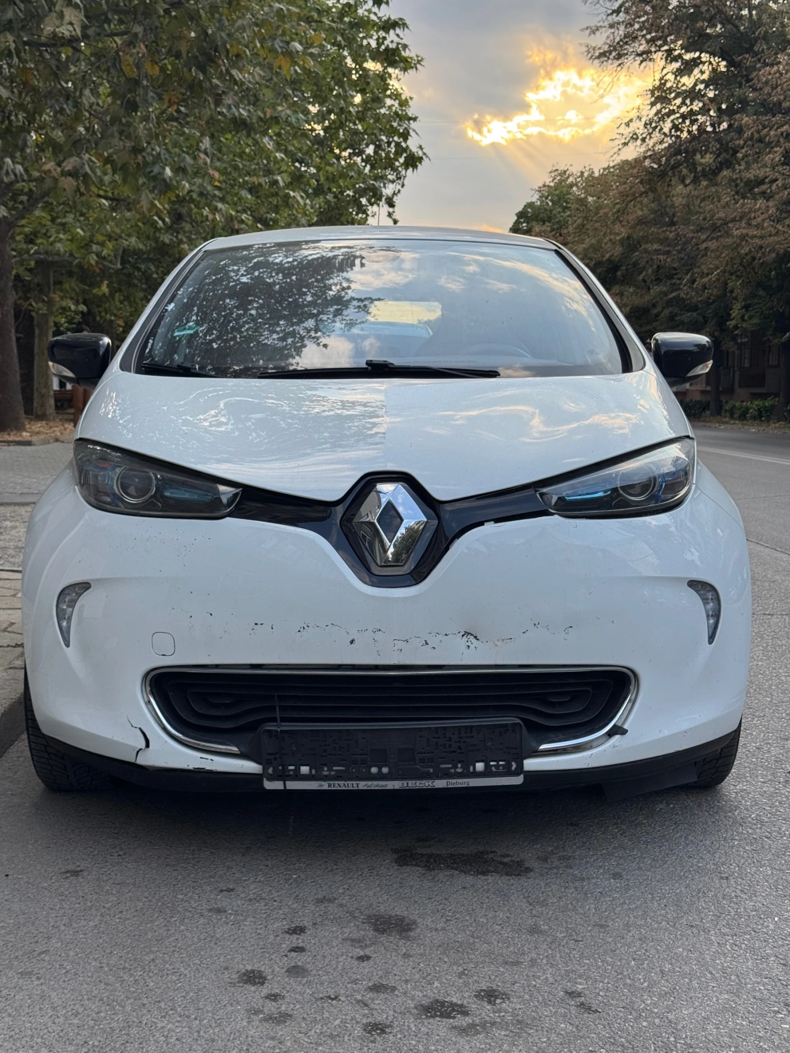 Renault Zoe, снимка 2 - Автомобили и джипове - 55827563