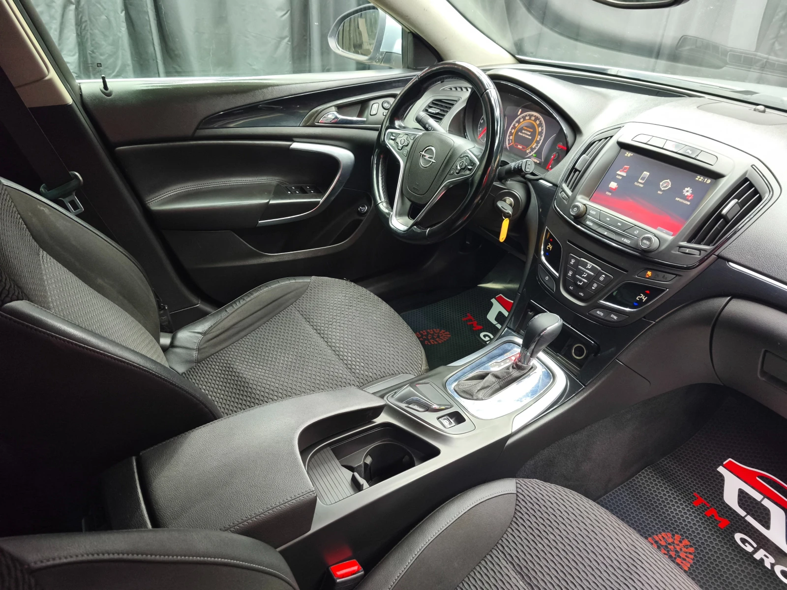 Opel Insignia 2.0cdti 163k.c Automatic Euro5, снимка 12 - Автомобили и джипове - 55851911