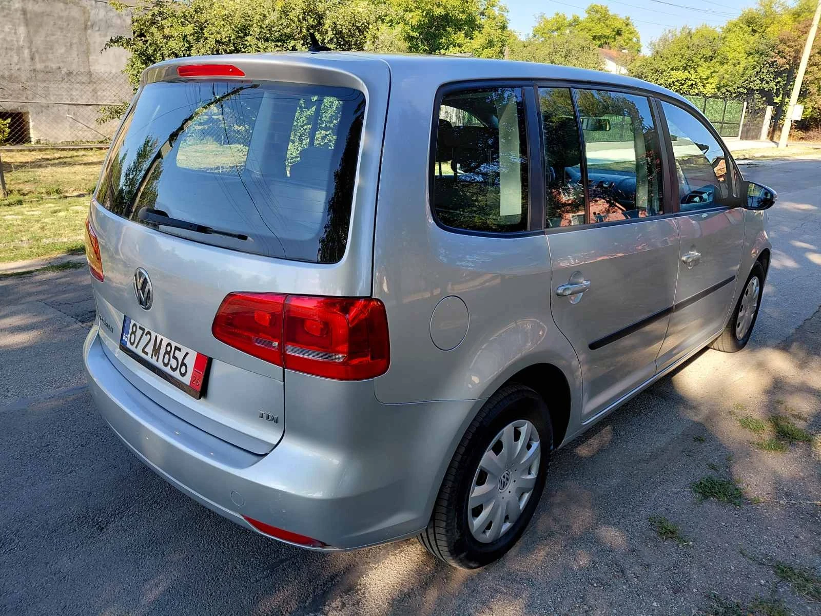 VW Touran 1.6dizel 105ks 2012god- Top, снимка 5 - Автомобили и джипове - 56119147