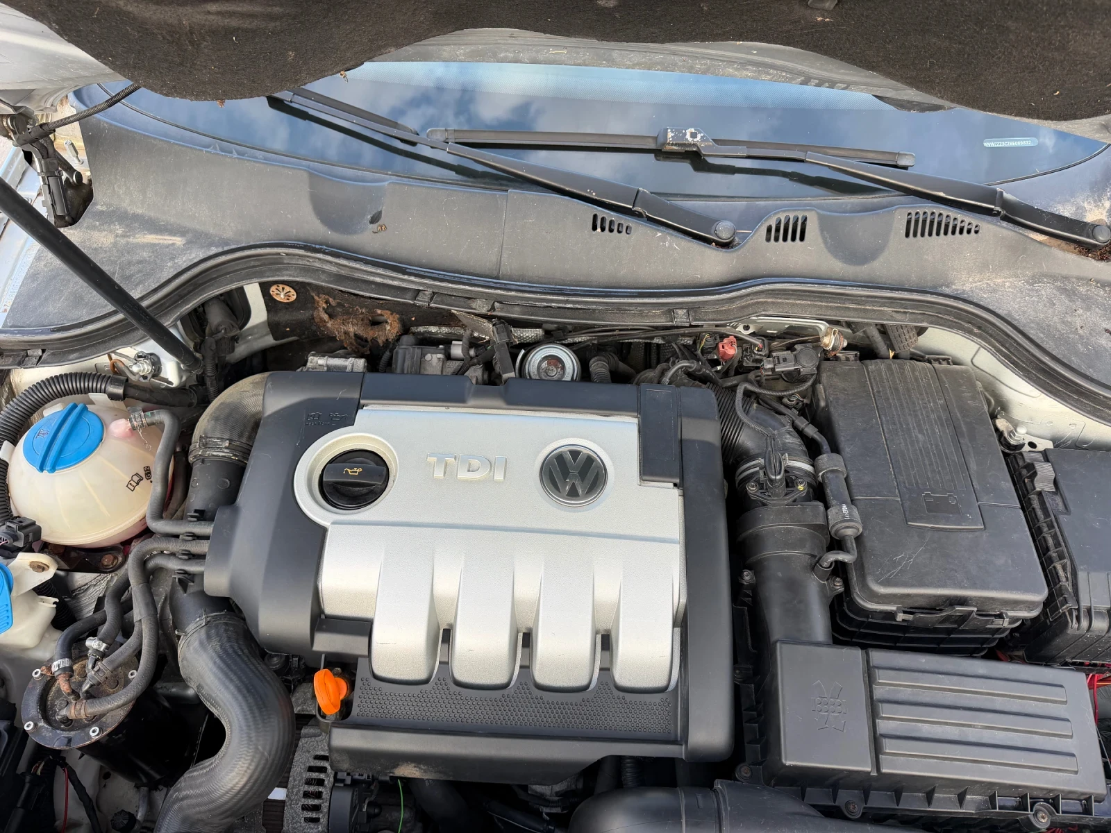 VW Passat 2.0 TDI РЪЧКА 6 , снимка 10 - Автомобили и джипове - 56166301
