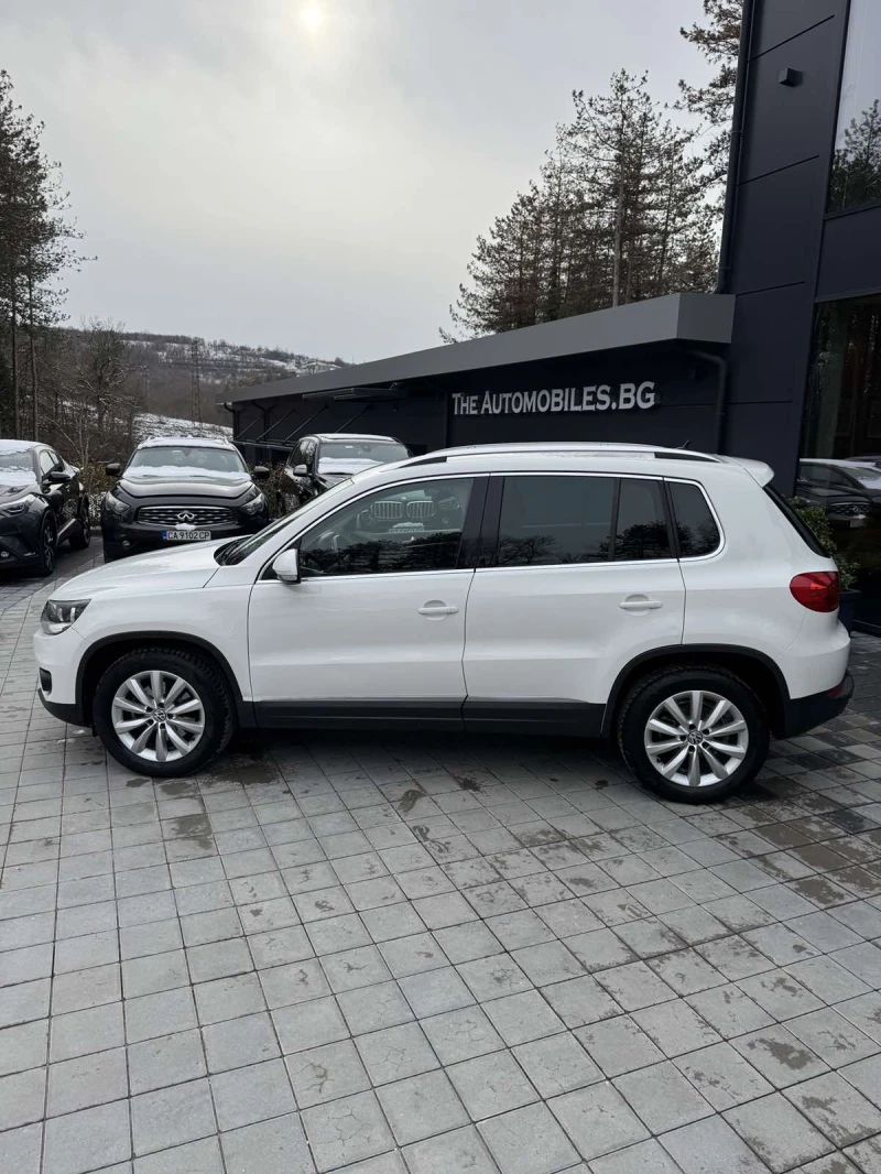 VW Tiguan, снимка 4 - Автомобили и джипове - 48677543