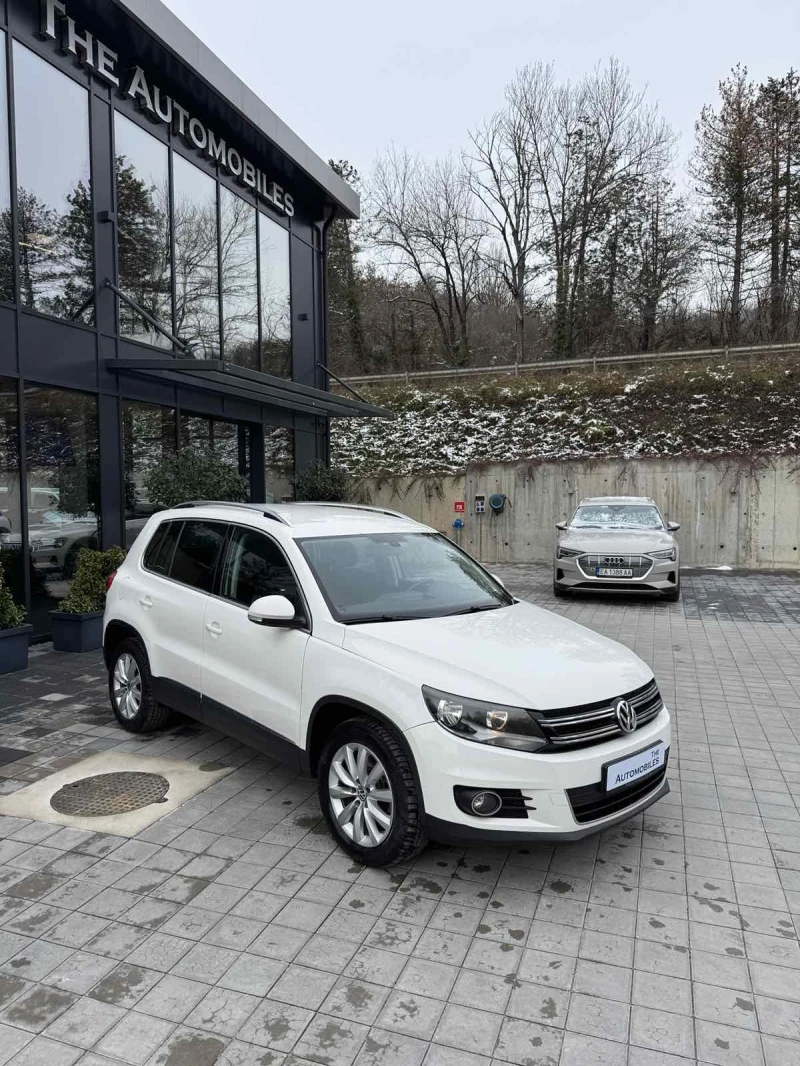 VW Tiguan, снимка 2 - Автомобили и джипове - 48677543