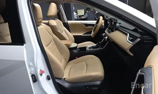 Toyota Rav4 HYBRID AWD* ОБДУХ* ПОДГРЕВ* JBL* АМБИЕНТ* 360* , снимка 12 - Автомобили и джипове - 55224323