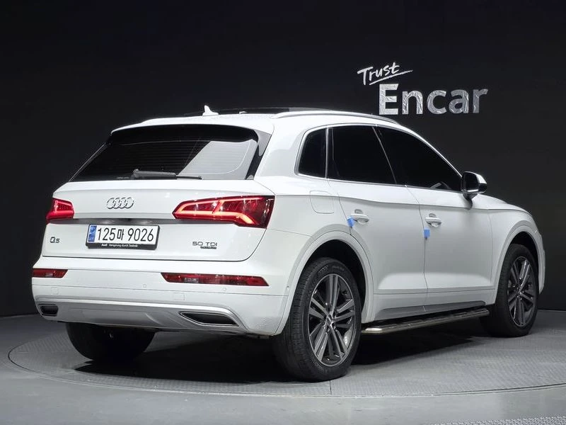 Audi Q5, снимка 2 - Автомобили и джипове - 56183253
