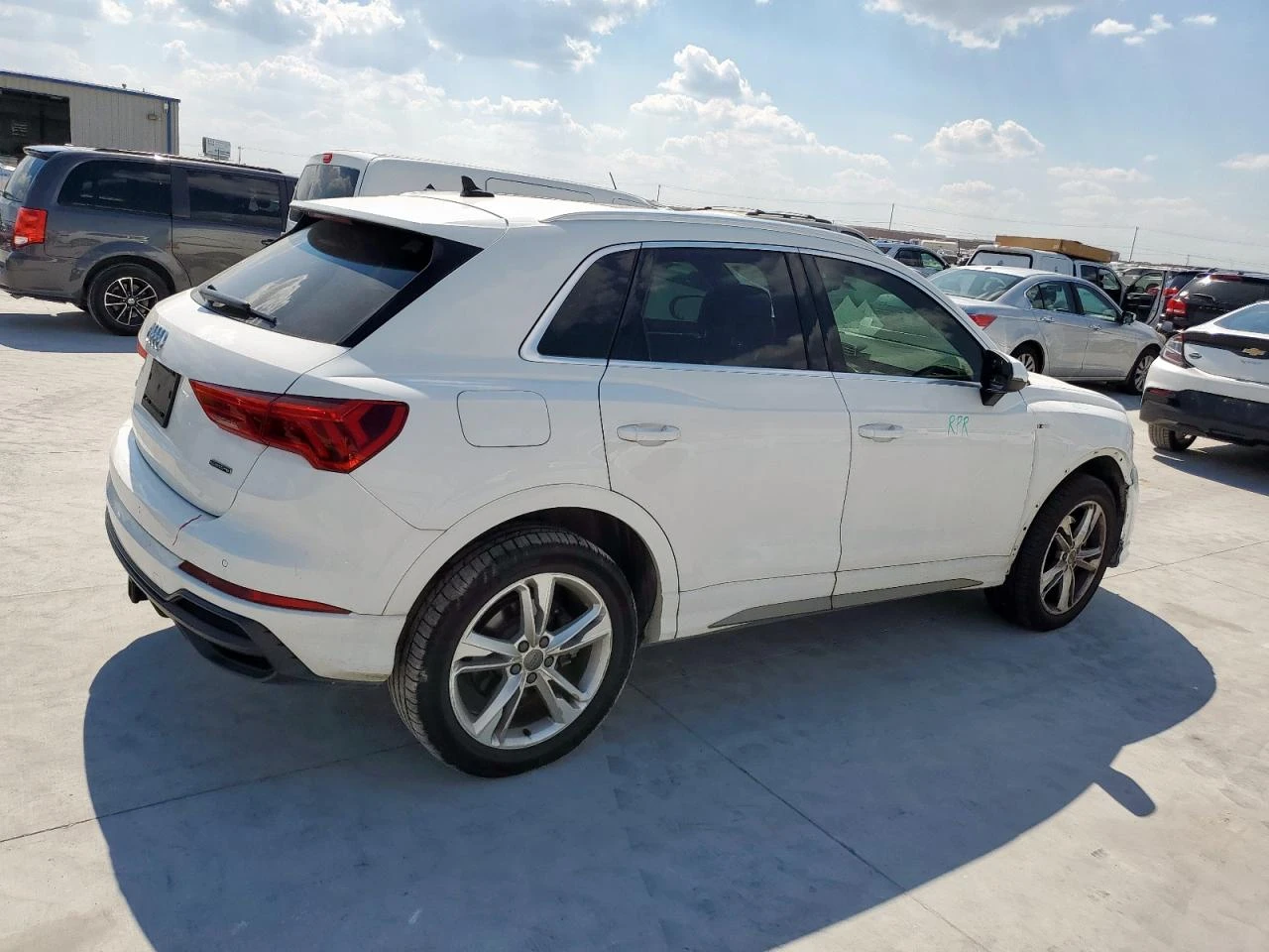 Audi Q3 PREMIUM S LINE/45 TFSI/АВТОФИНАНСИРАНЕ - изображение 3