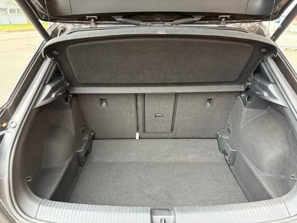 VW T-Roc R-Line 1.5benzin 150ps Aut. DK - изображение 5