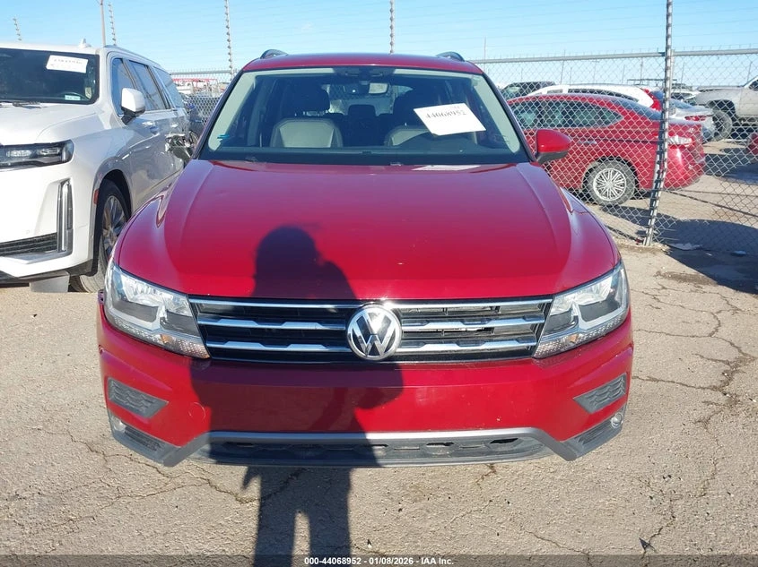 VW Tiguan 2l Volkswagen 2.0T Se/2.0T Se R-Line Black/2.0T Se, снимка 12 - Автомобили и джипове - 54141643