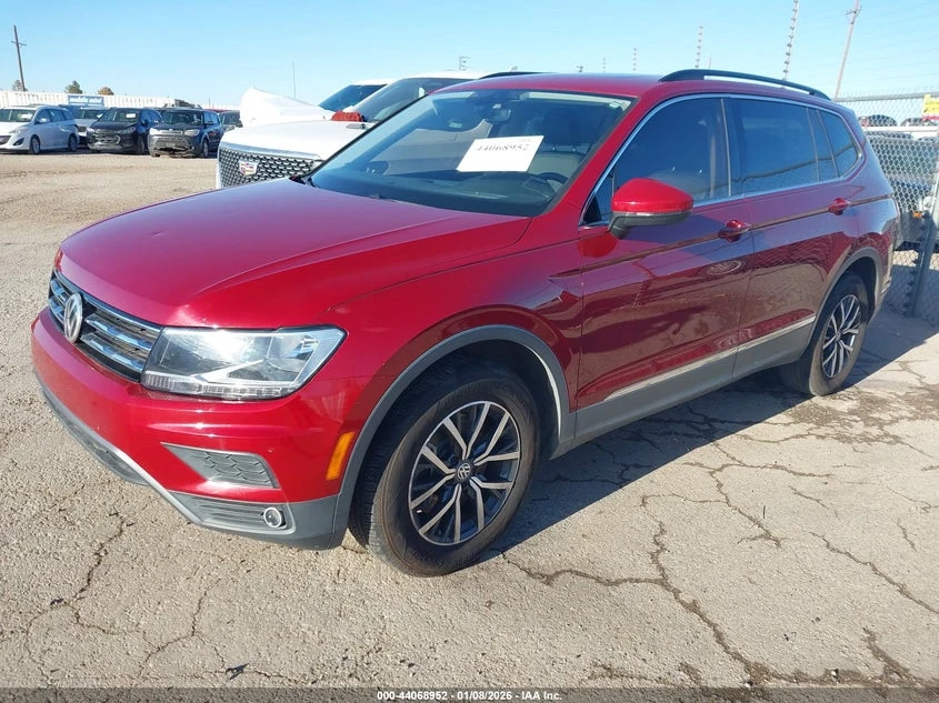 VW Tiguan 2l Volkswagen 2.0T Se/2.0T Se R-Line Black/2.0T Se, снимка 2 - Автомобили и джипове - 54141643