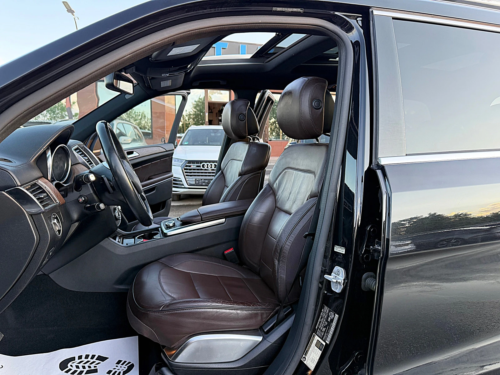 Mercedes-Benz GL 350 AMG-360KAMERI-VAKUM-PANORAMA-KEYLESS GO-7МЕСТА-FUL, снимка 9 - Автомобили и джипове - 54647148