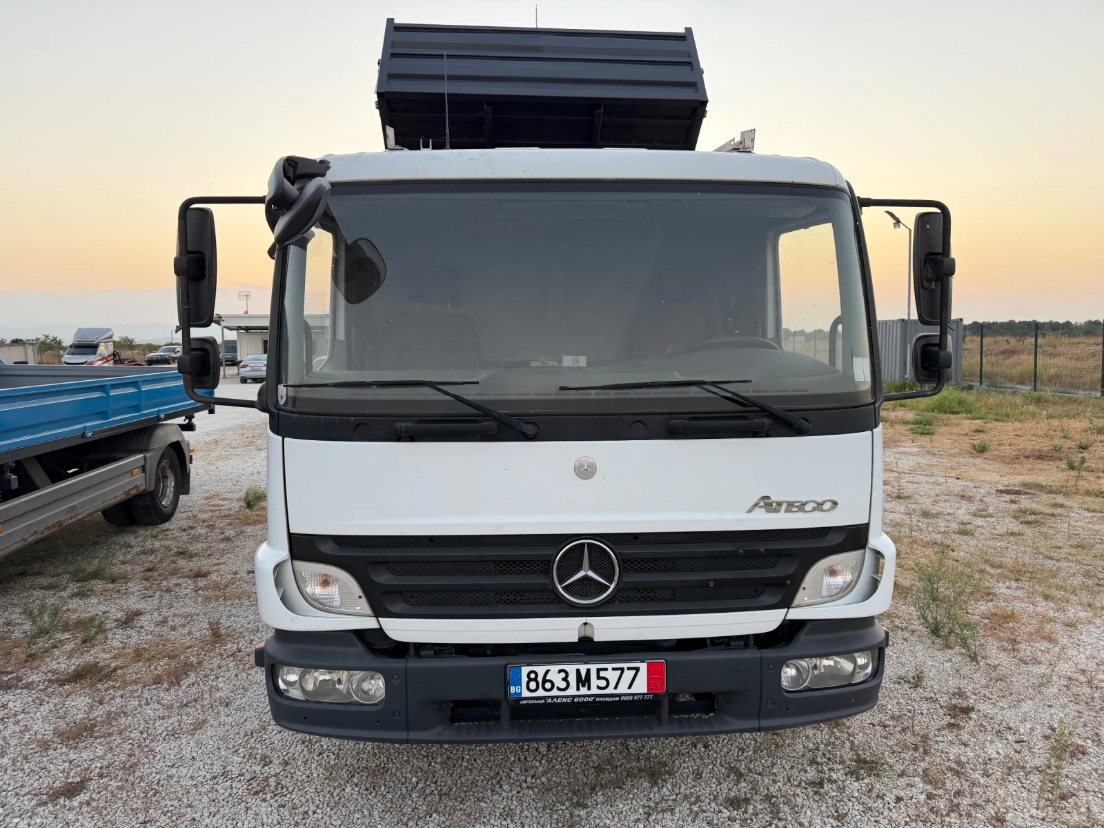 Mercedes-Benz 817