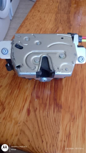 Ключалка за багажник комби на Мерцедес-W 211-2006 година ПЕРФЕКТНА