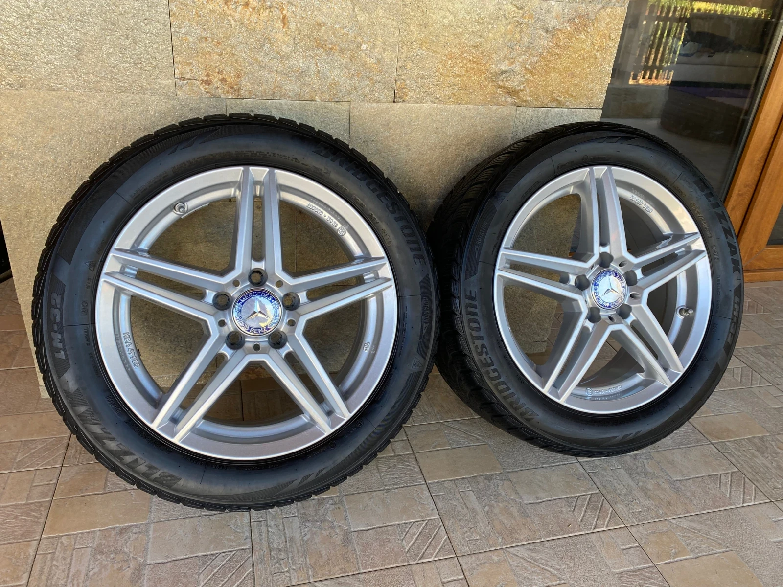 Гуми с джанти Bridgestone 225/50R17, снимка 3 - Гуми и джанти - 56337647