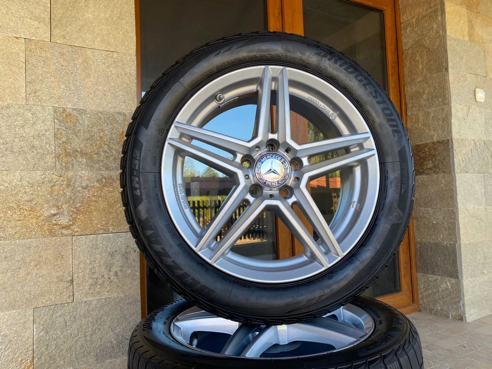 Гуми с джанти Bridgestone 225/50R17, снимка 2 - Гуми и джанти - 56337647