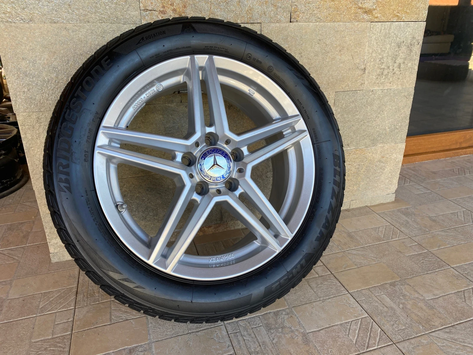 Гуми с джанти Bridgestone 225/50R17, снимка 4 - Гуми и джанти - 56337647
