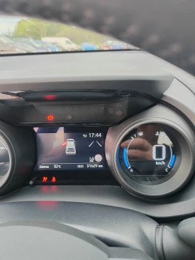 Toyota Yaris 1.5, 93к.с. ТОП FULL, снимка 13