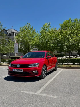 VW Jetta GLI 2.0TSi 211к.с DSG6 FULL 103х.Км 2018 Обслужен , снимка 1