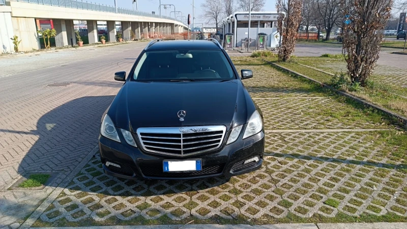 Mercedes-Benz E 220, снимка 1 - Автомобили и джипове - 49221801