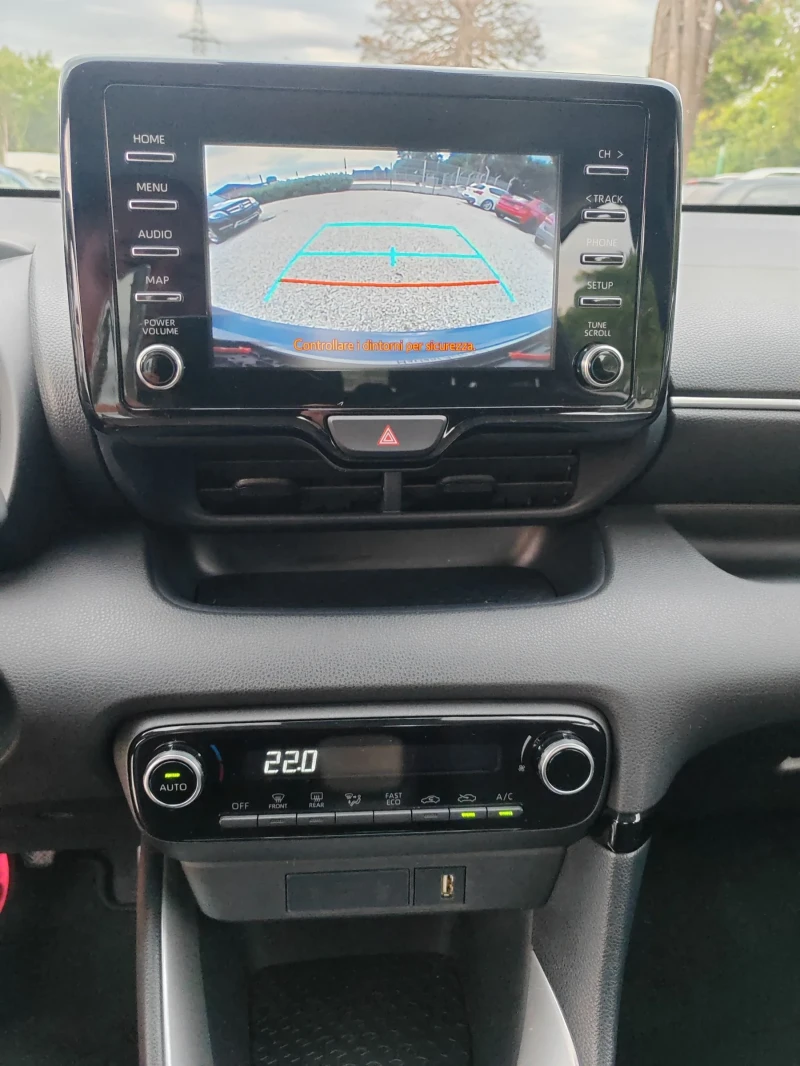 Toyota Yaris 1.5, 93к.с. ТОП FULL, снимка 12 - Автомобили и джипове - 51196485