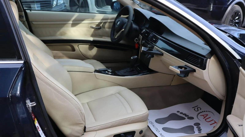 BMW 330 xDrive/BiXenon/PDC/Rain Sensor/Cruise Control, снимка 13 - Автомобили и джипове - 52647678