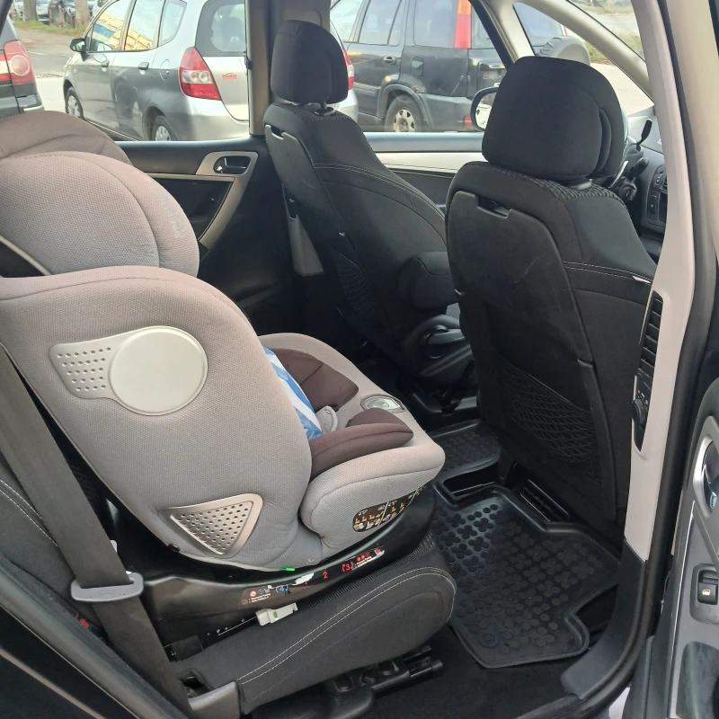 Citroen C4 Picasso, снимка 13 - Автомобили и джипове - 52863526