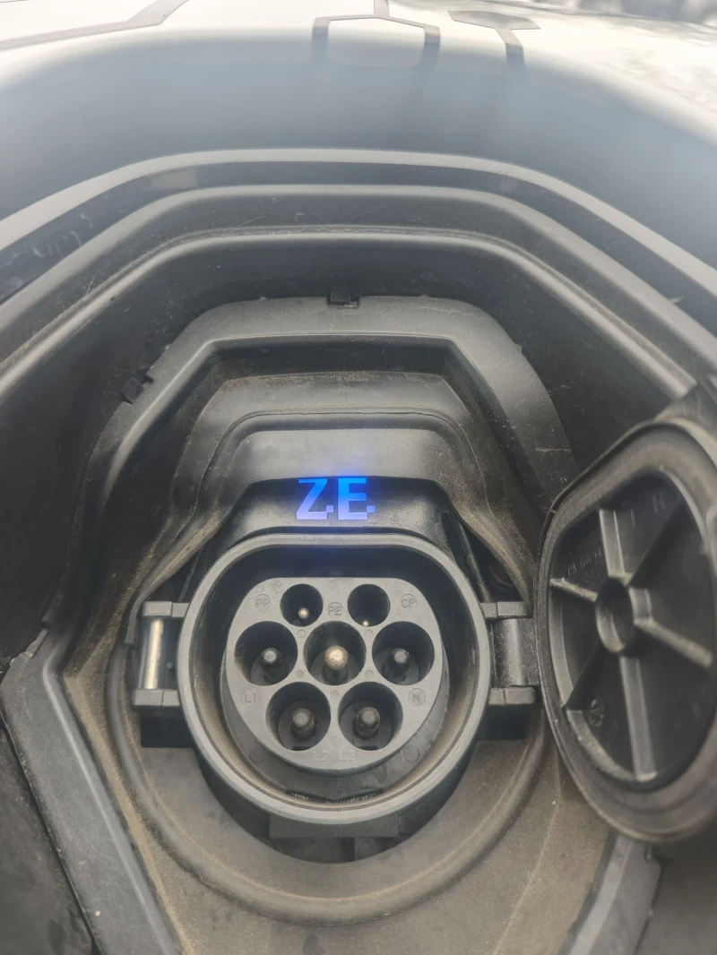 Renault Zoe R90 41 kwh, снимка 11 - Автомобили и джипове - 52883004