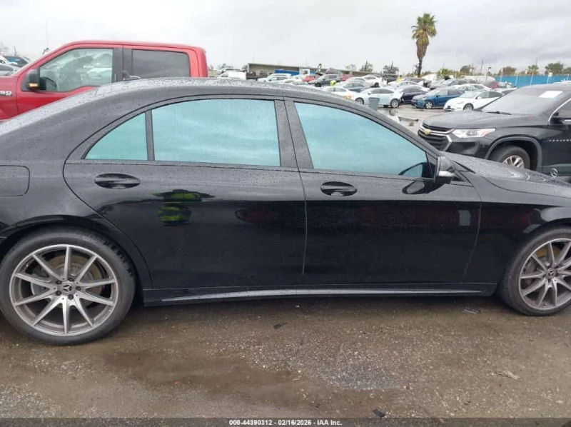 Mercedes-Benz S 560 * 4.0* 360* Pano* Burmester* Lane Assist, снимка 8 - Автомобили и джипове - 53576796