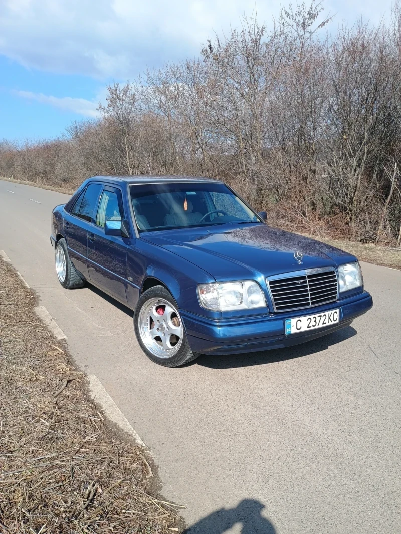 Mercedes-Benz 124 Седан - изображение 3