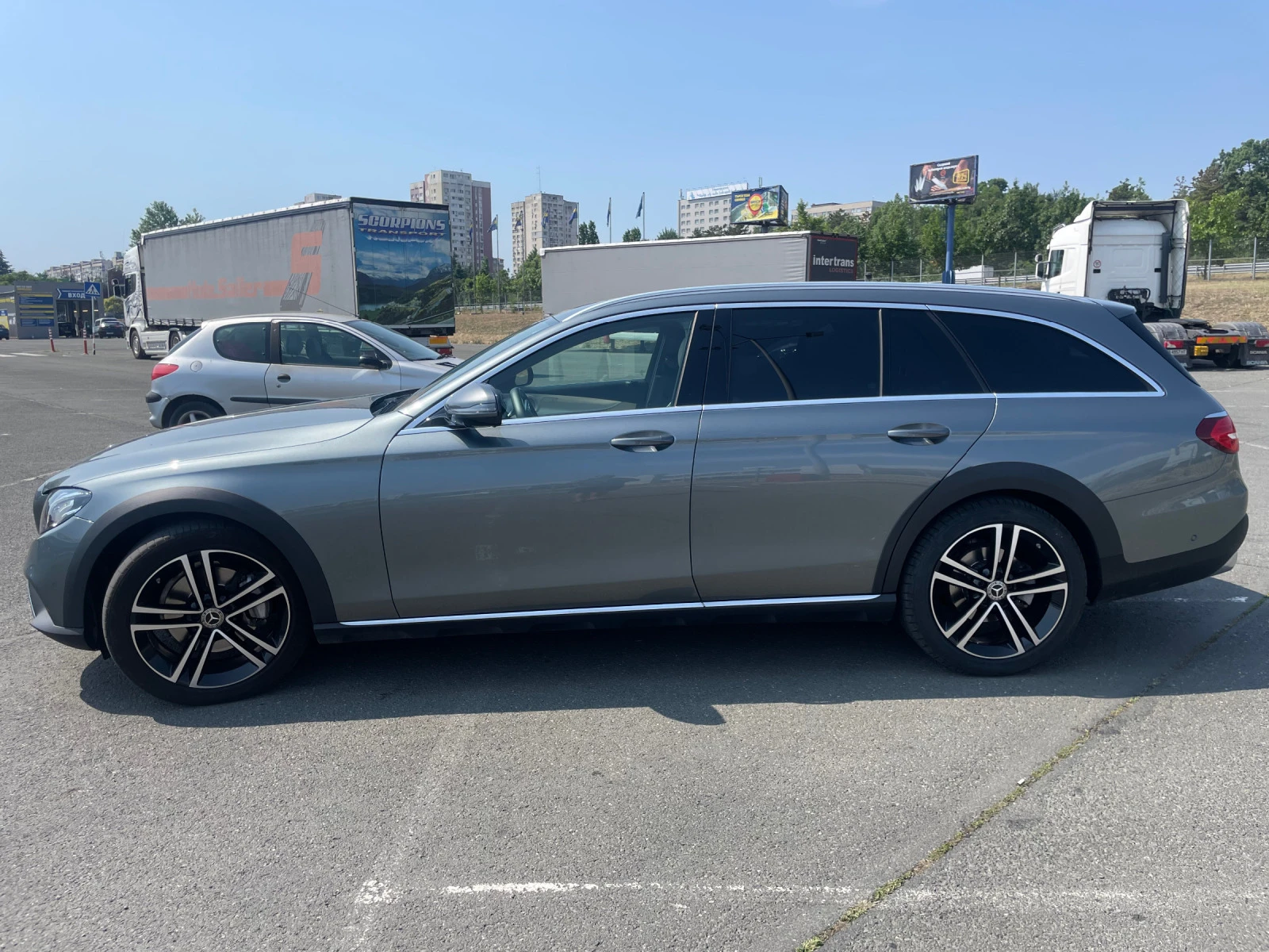 Mercedes-Benz E 220 ALL TERRAIN 4MATIC - изображение 4