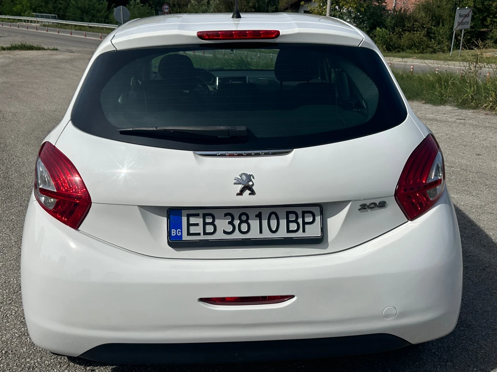 Peugeot 208 1.2i 2014 Клима  ТОП!!! - изображение 5