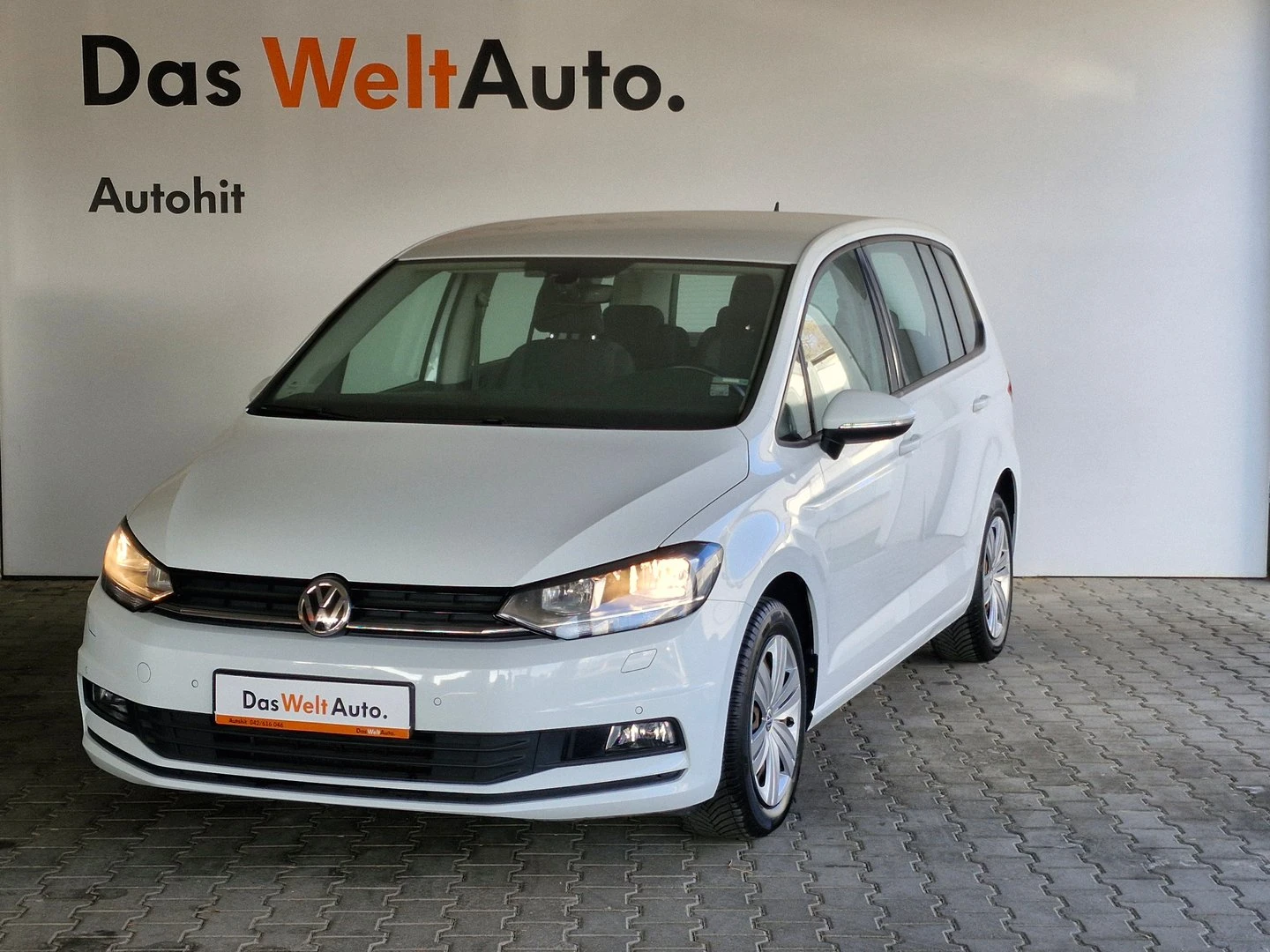 VW Touran Trendline 1.2TSI BMT, снимка 1 - Автомобили и джипове - 56420396