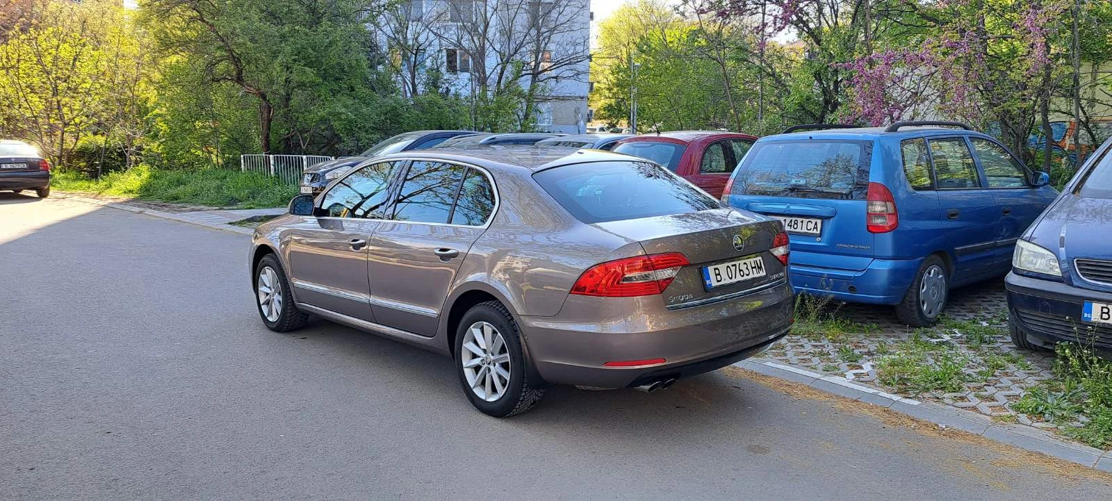 Skoda Superb 2.0 TDI 4x4 DSG - изображение 2