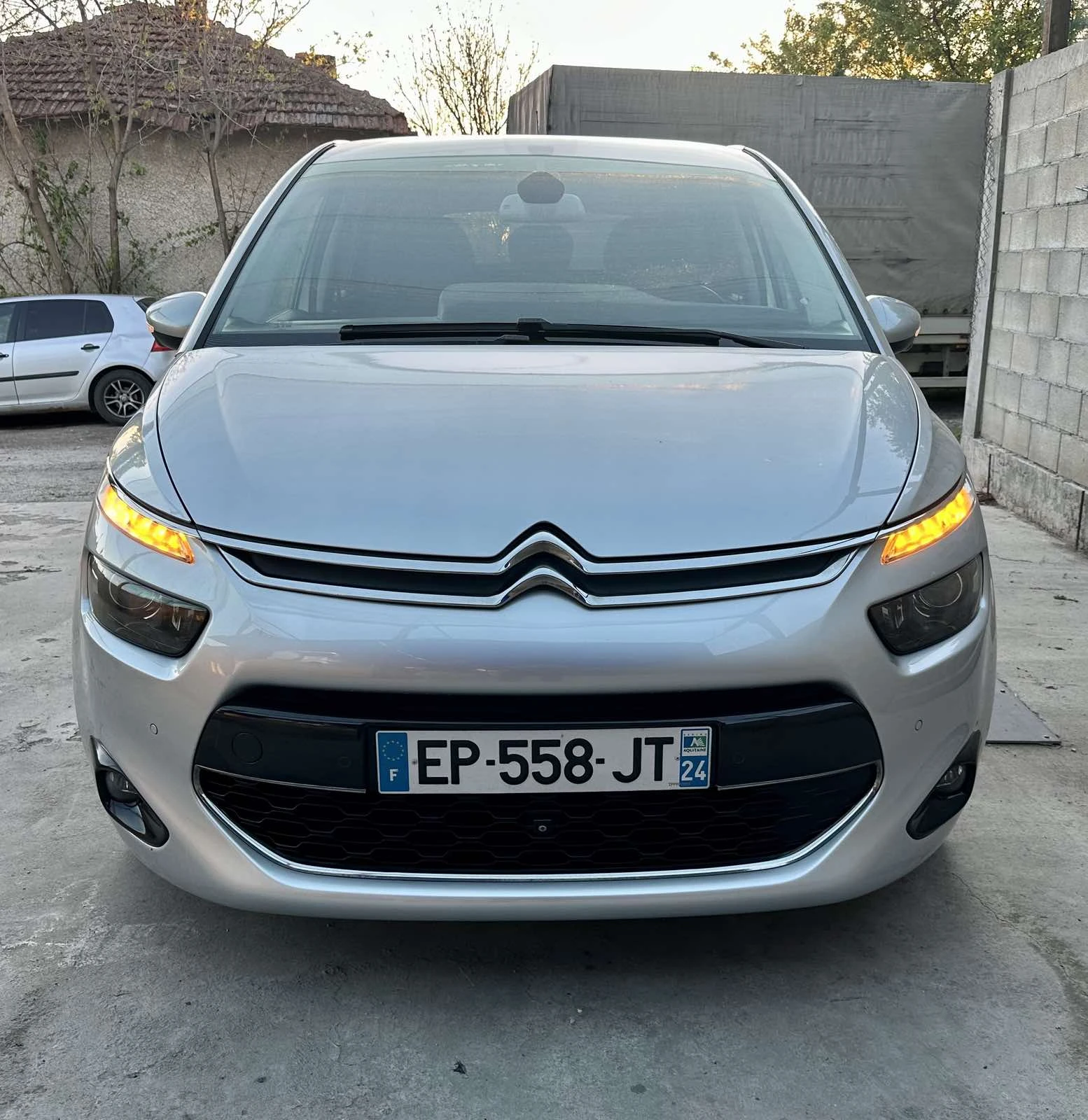 Citroen C4 Picasso 1.6 Blue-HDi Панорама, Exclusive, distronic, Лизин - изображение 8