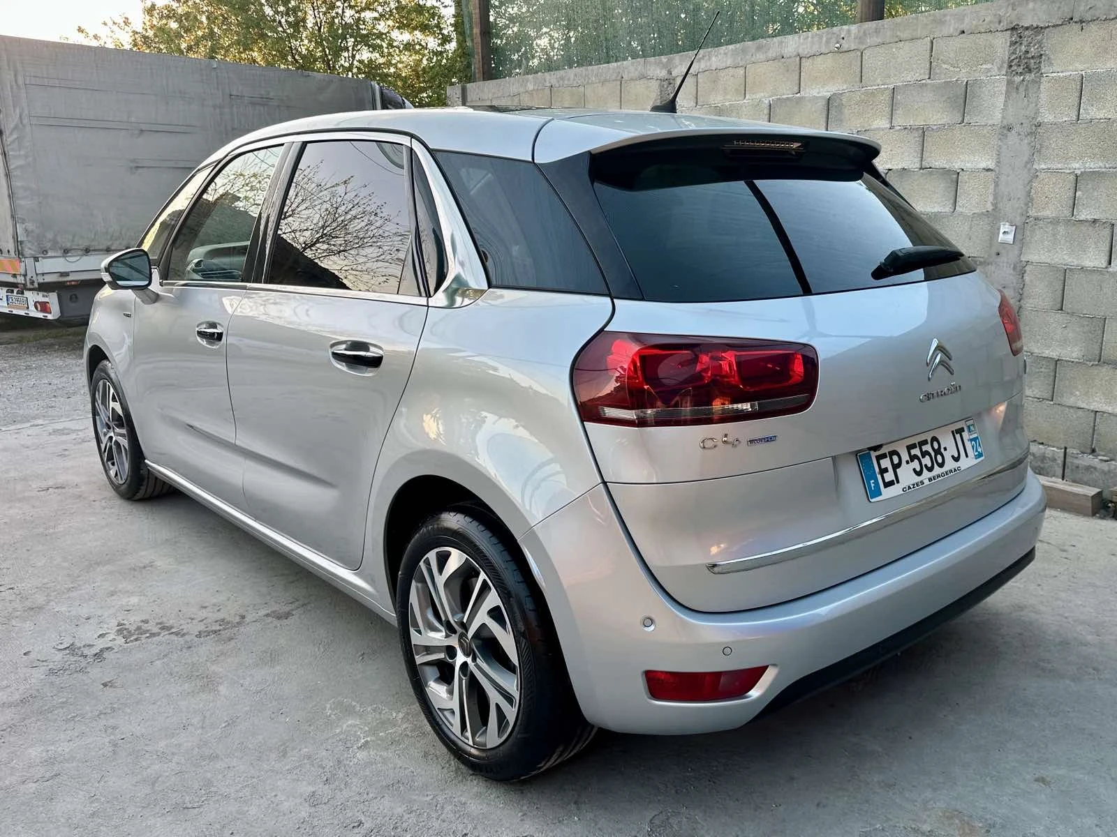 Citroen C4 Picasso 1.6 Blue-HDi Панорама, Exclusive, distronic, Лизин - изображение 3