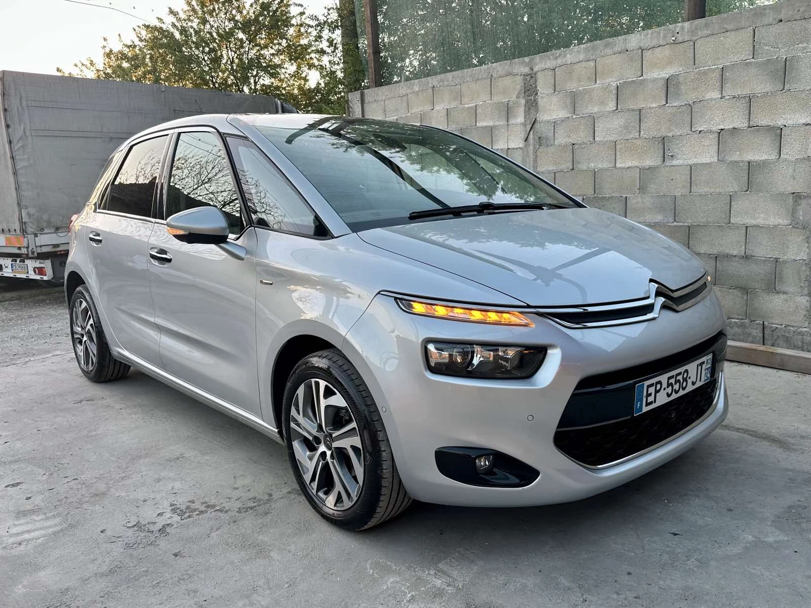 Citroen C4 Picasso 1.6 Blue-HDi Панорама, Exclusive, distronic, Лизин - изображение 7