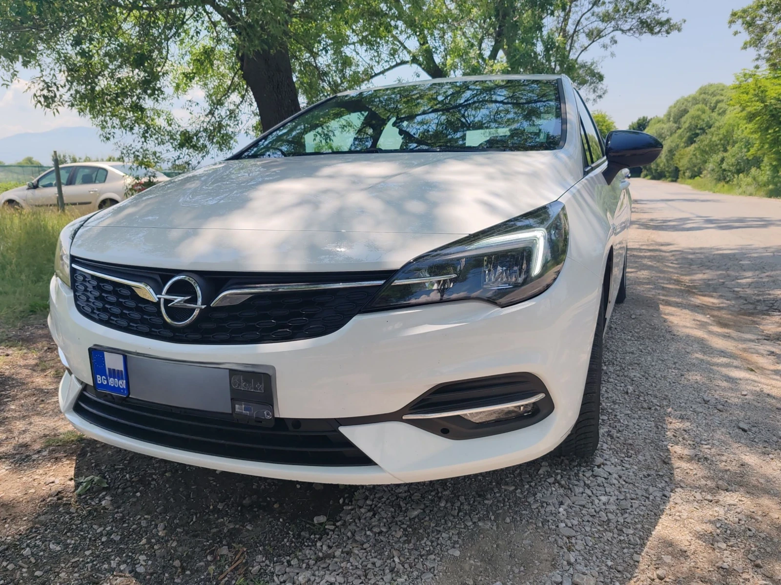 Opel Astra 1.2 TURBO - изображение 2