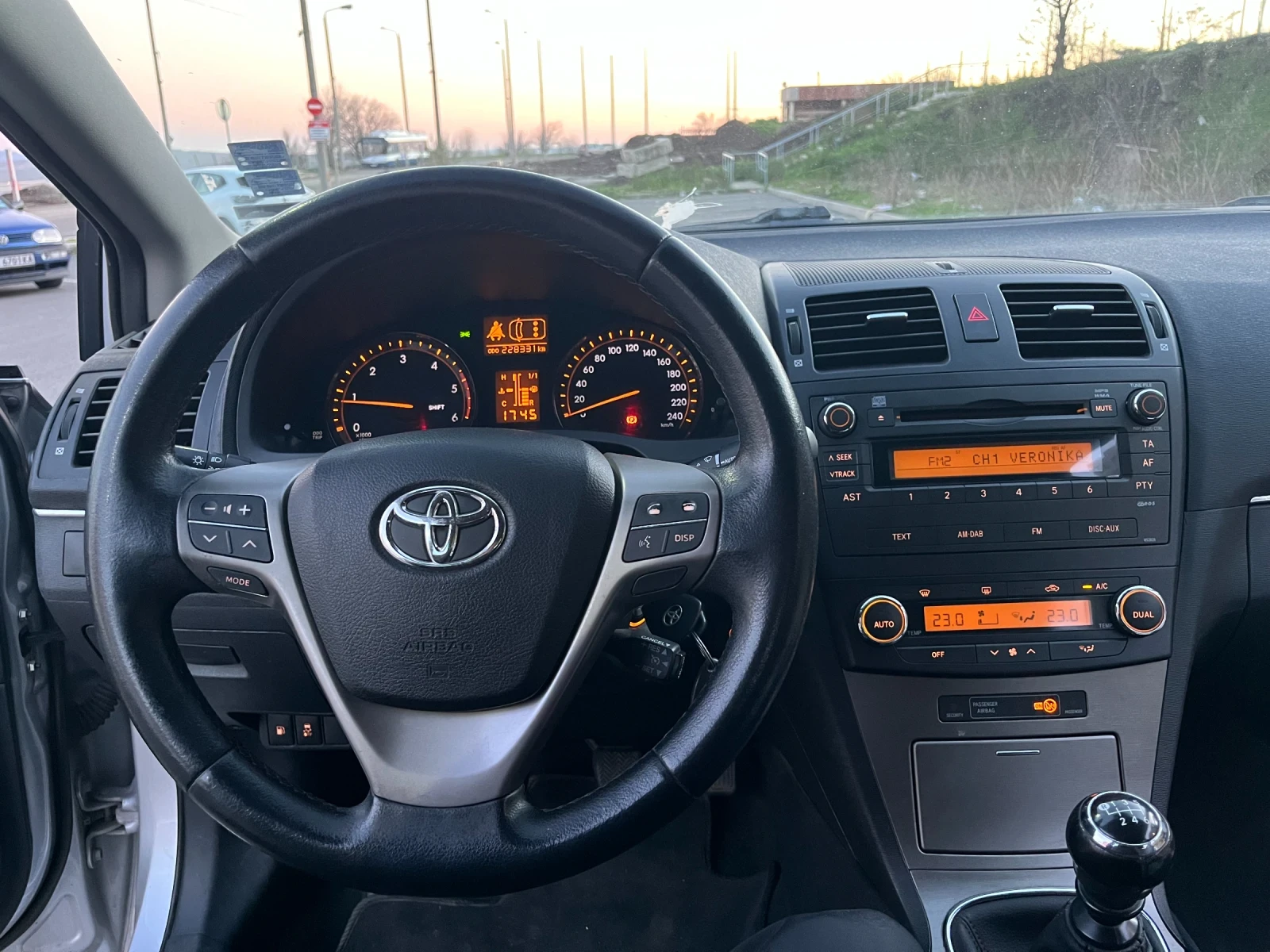 Toyota Avensis 2.0 | Mobile.bg � ����������� 4