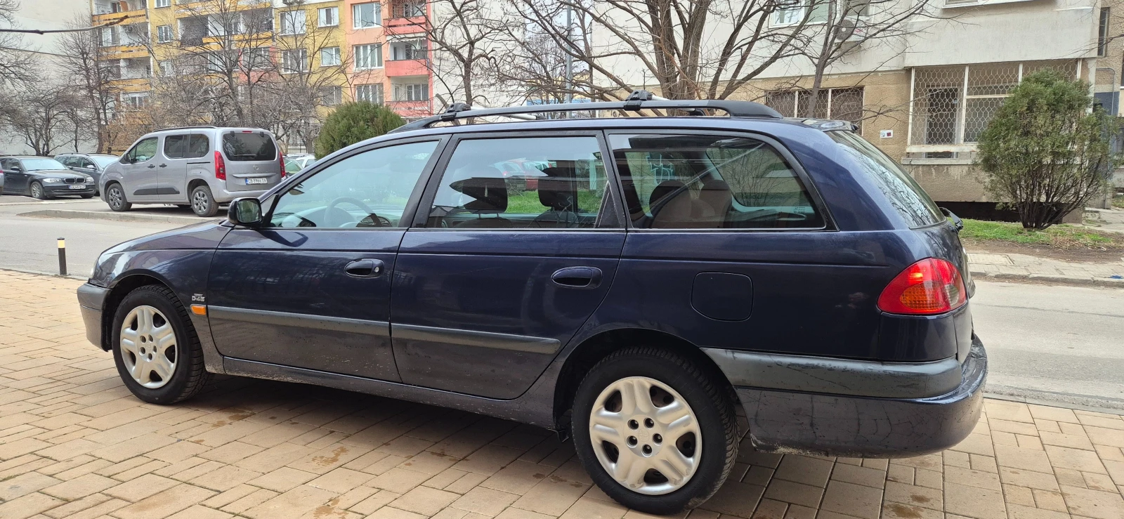 Toyota Avensis 2000, снимка 4 - Автомобили и джипове - 53725669