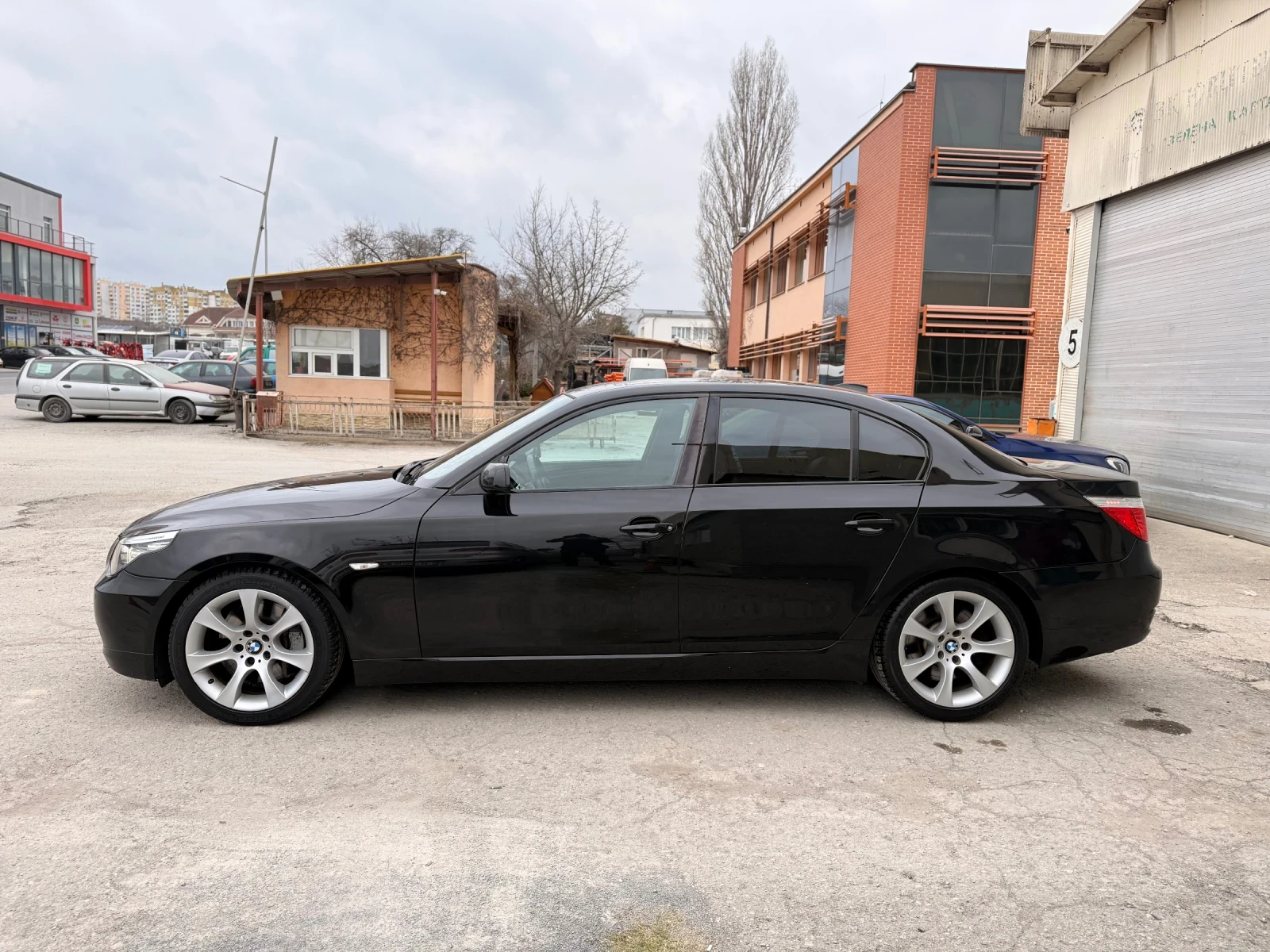 BMW 535 D/LCI/286hp/F1/ВАКУУМ/LOGIC 7, снимка 6 - Автомобили и джипове - 53918698