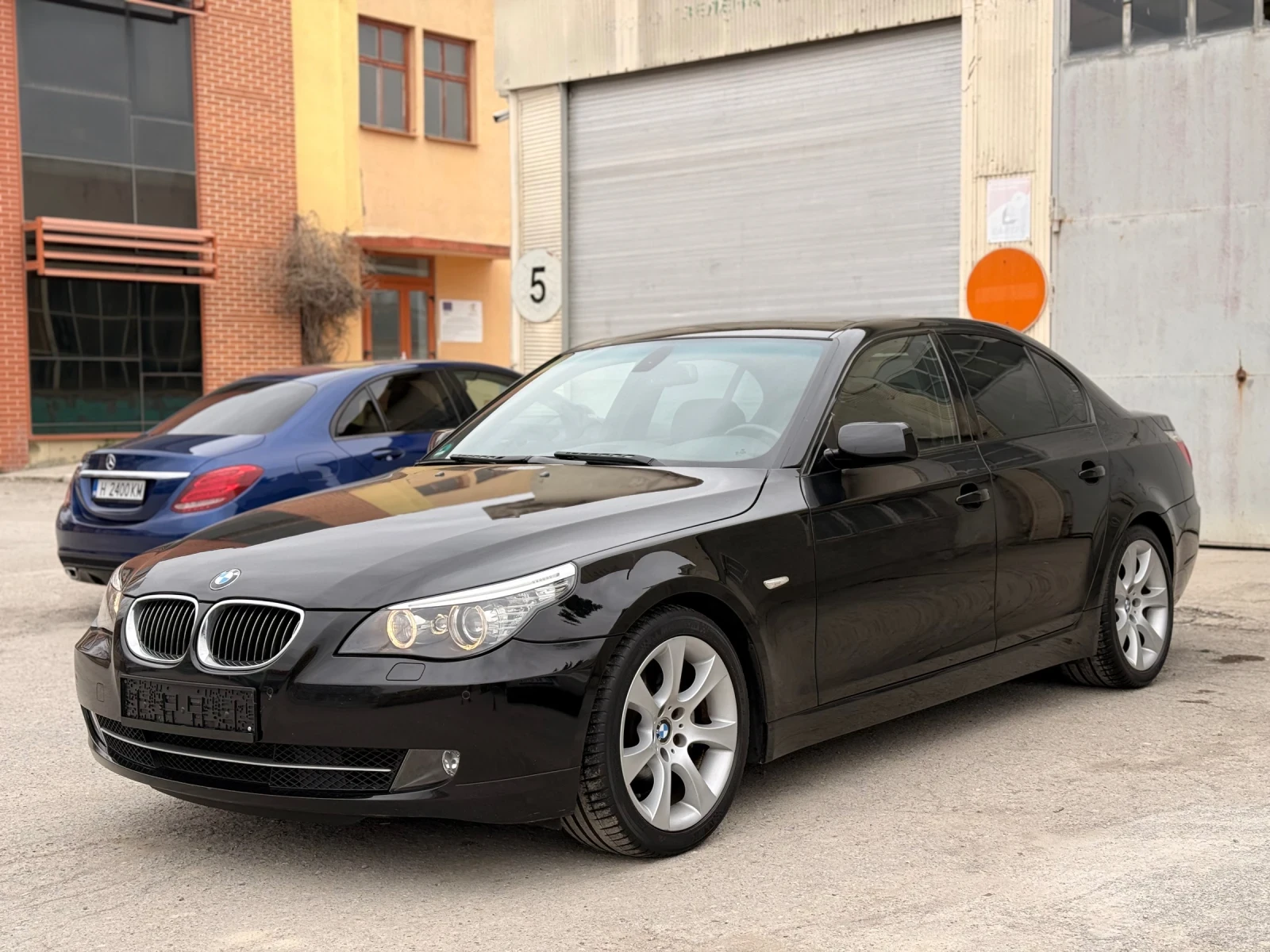 BMW 535 D/LCI/286hp/F1/ВАКУУМ/LOGIC 7, снимка 2 - Автомобили и джипове - 53918698