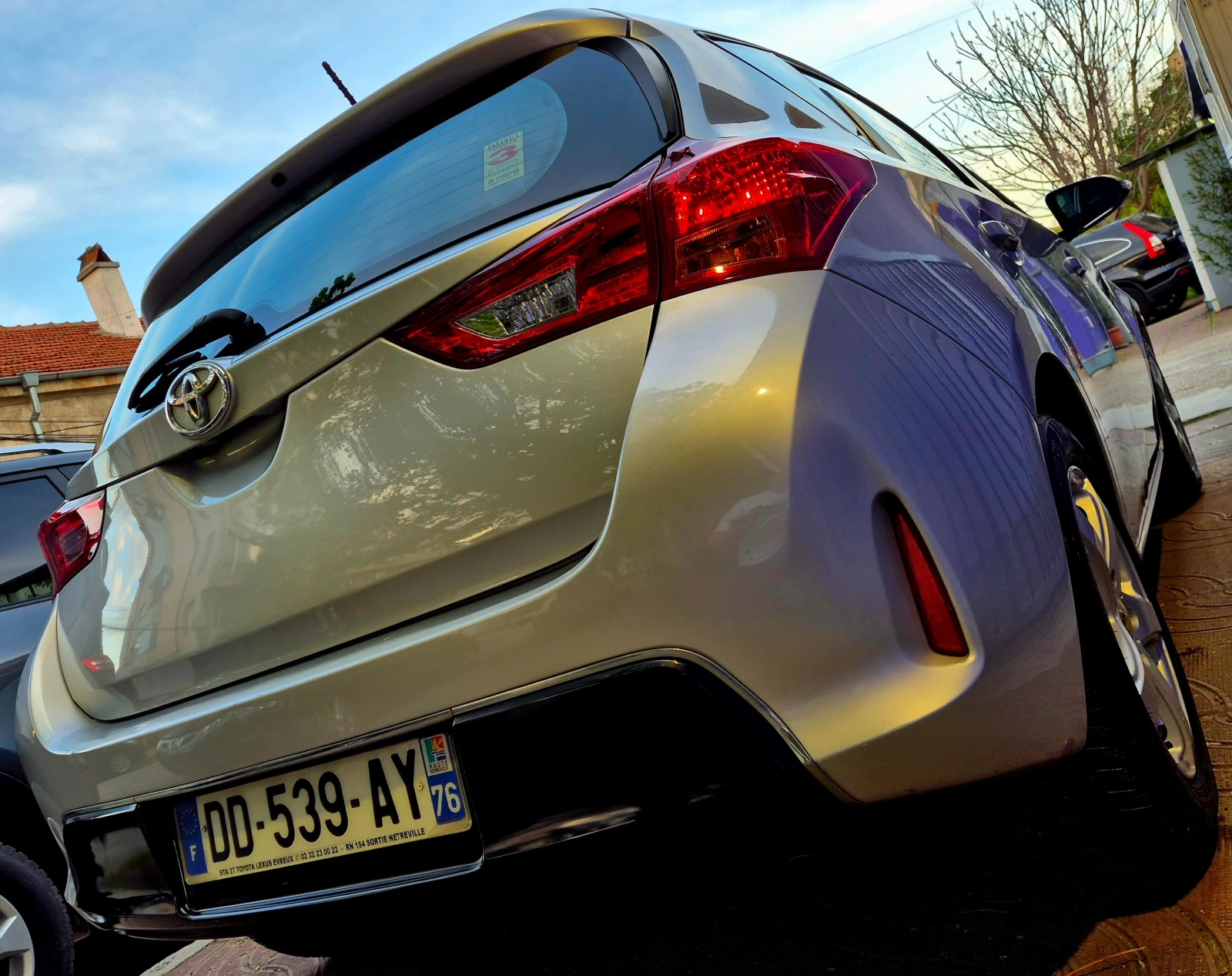 Toyota Auris 1.4d4d-navi-veriga-6speed-japan , снимка 4 - Автомобили и джипове - 54231576