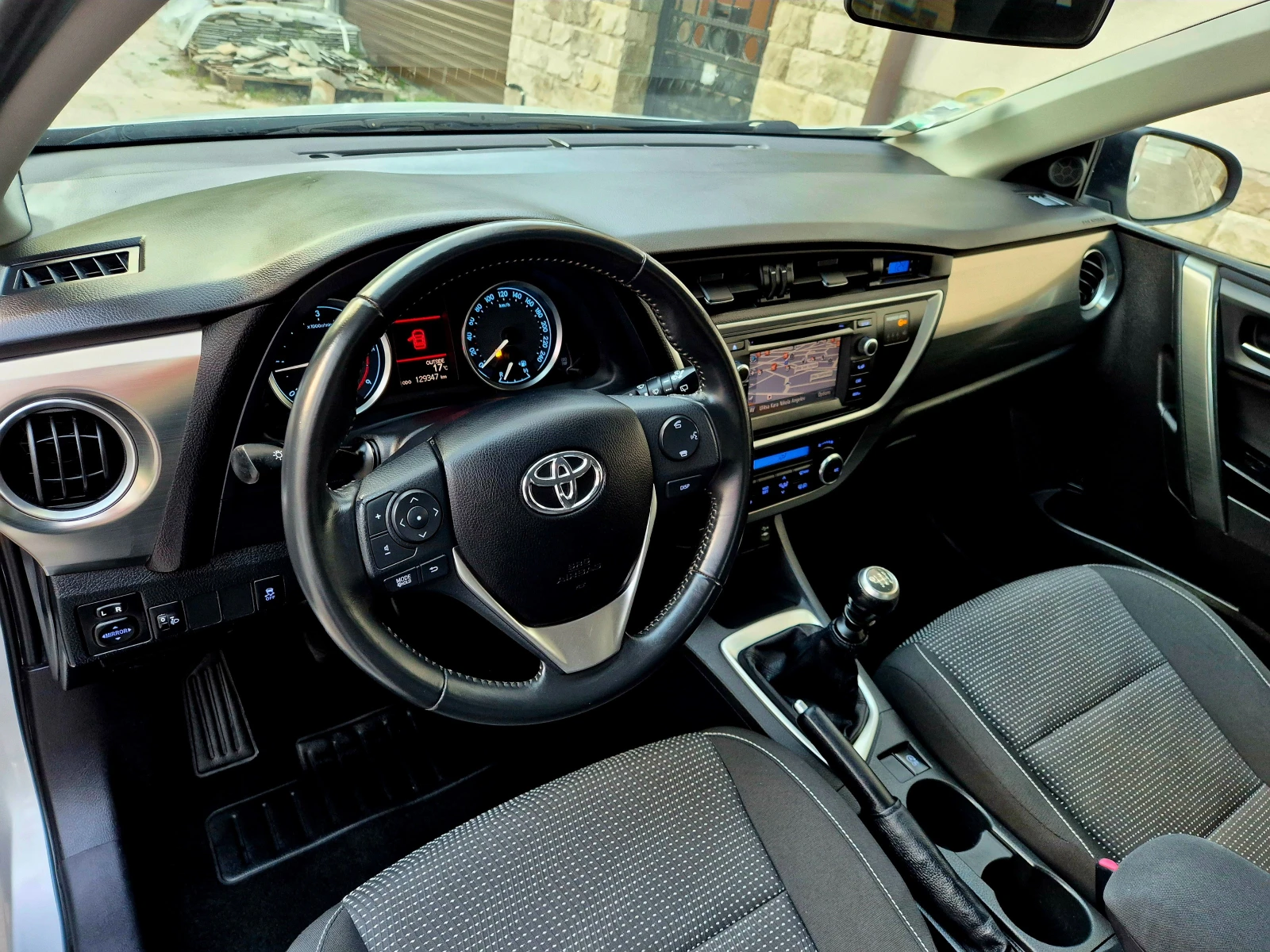 Toyota Auris 1.4d4d-navi-veriga-6speed-japan , снимка 12 - Автомобили и джипове - 54231576