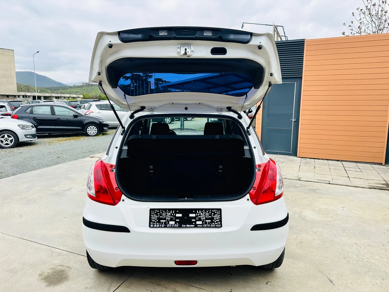 Suzuki Swift 1.3 multijet, снимка 14 - Автомобили и джипове - 54367468