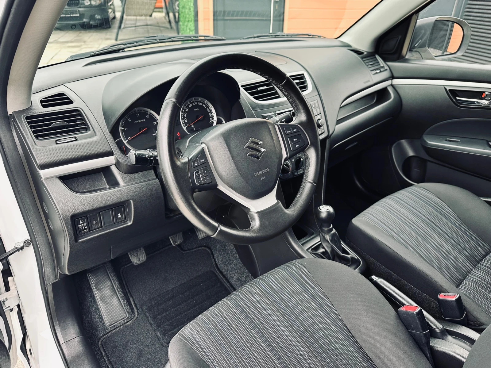 Suzuki Swift 1.3 multijet, снимка 10 - Автомобили и джипове - 54367468